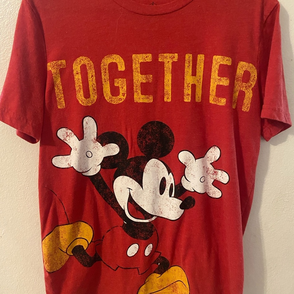 Disney Red Mickey Mouse Together Mens T-Shirt Size Large